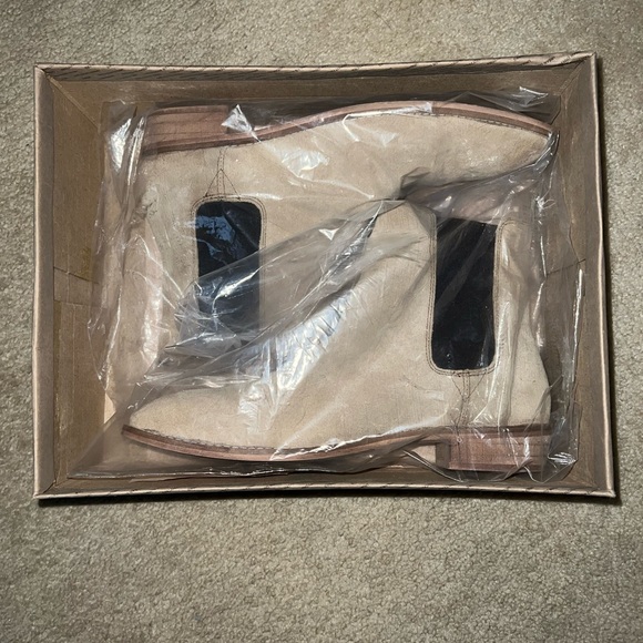 Urban Outfitters Dress Chelsea Boots - Picture 1 of 11